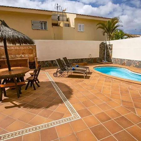 In Near Playa De Palomitas Villa