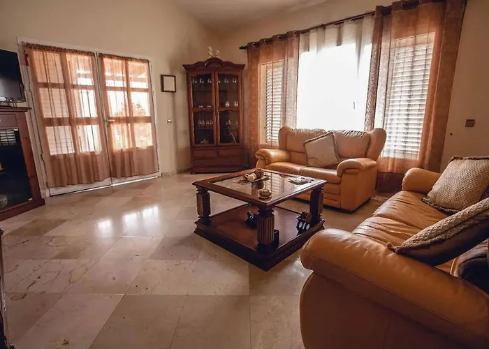 In Near Playa De Palomitas Villa *