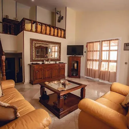 Vila In Near Playa De Palomitas