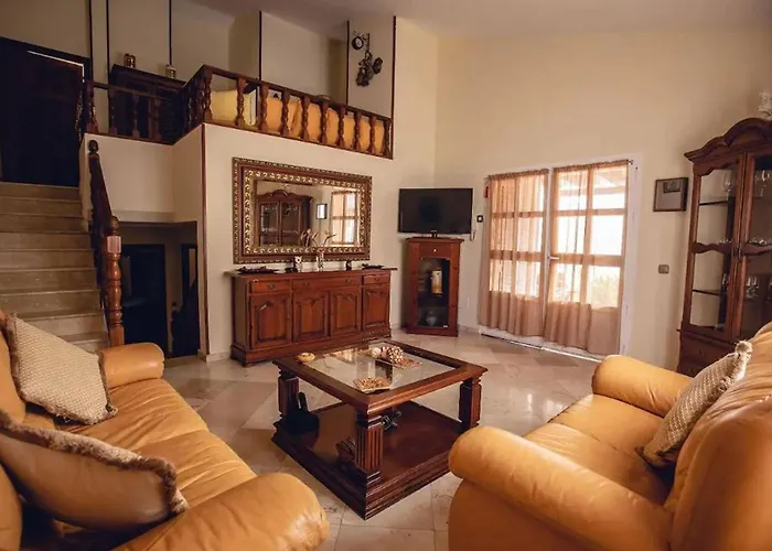 Villa In Near Playa De Palomitas