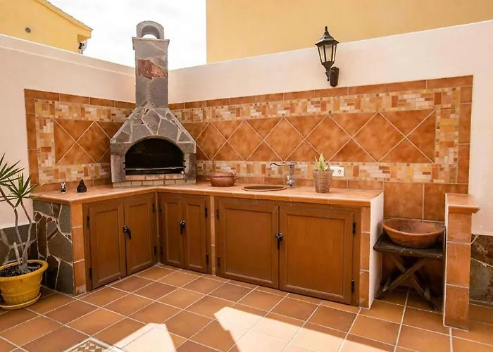 In Near Playa De Palomitas Villa *