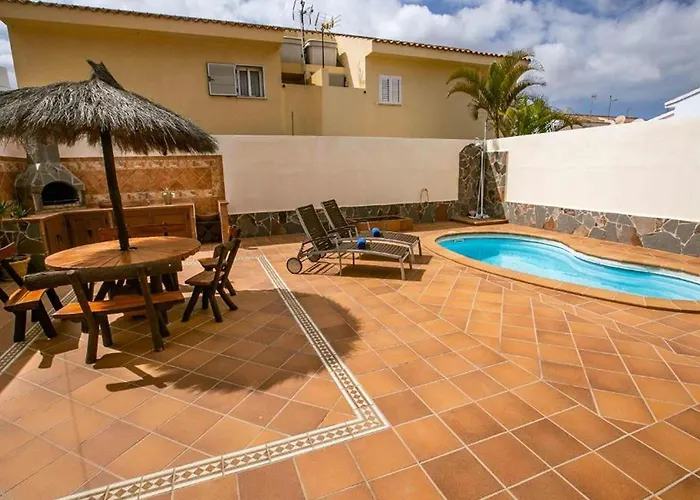 In Near Playa De Palomitas Villa